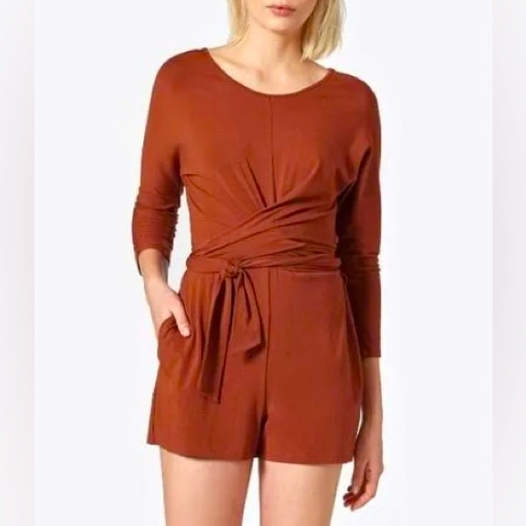 NEW! 🌟 JOIE | Mirri Wrap Romper - Picture 1 of 5